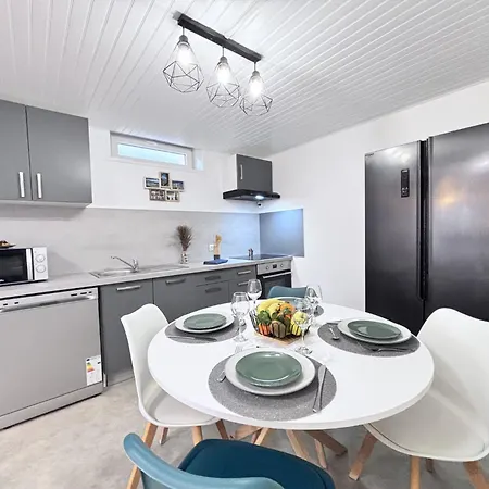 Nid Des Puys - 2 - Terrasse - Balcon - Parking - Clim Apartment