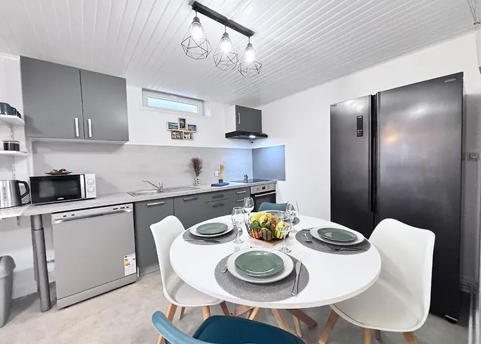 Nid Des Puys - 2 - Terrasse - Balcon - Parking - Clim Apartament